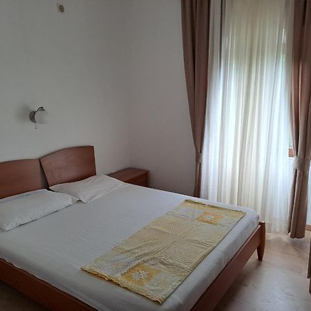Apartments Petrovic Tivat Exterior foto
