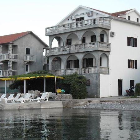 Apartments Petrovic Tivat Exterior foto
