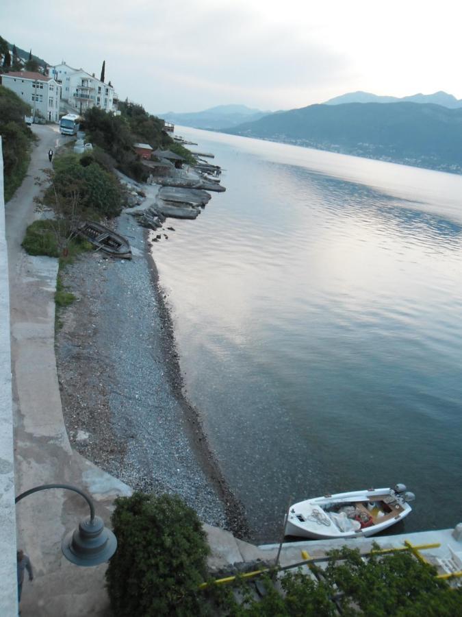 Apartments Petrovic Tivat Exterior foto