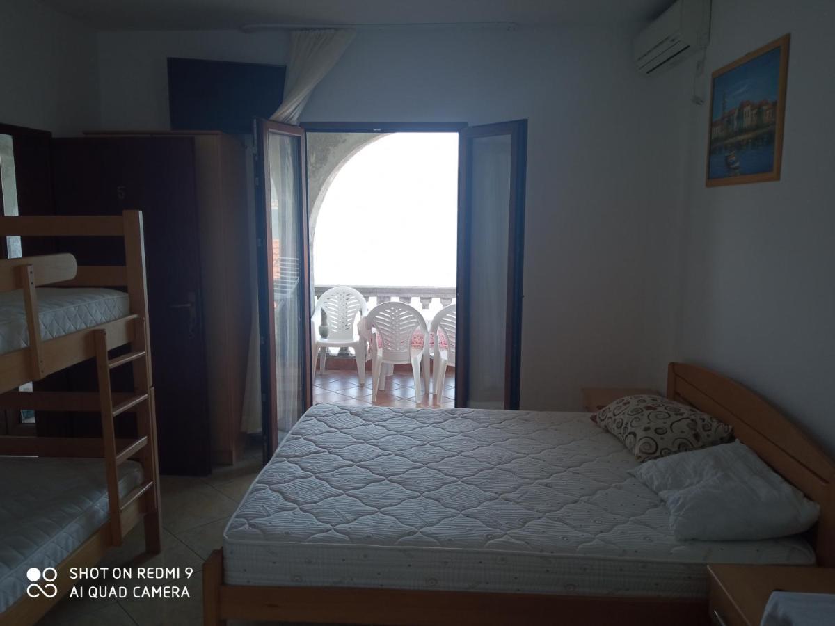 Apartments Petrovic Tivat Exterior foto