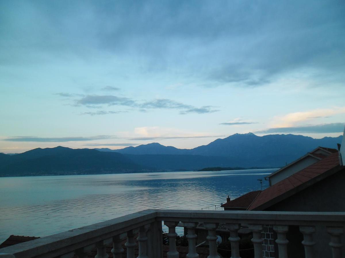 Apartments Petrovic Tivat Exterior foto